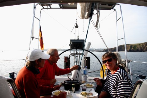 Abendessen vor Anker