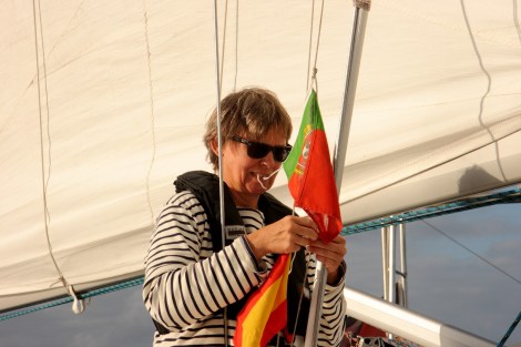 Zum dritten Mal wird die spanische Nationalflagge gesetzt