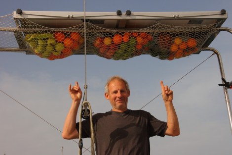 Das Netz für das Obst unter der PV-Anlage