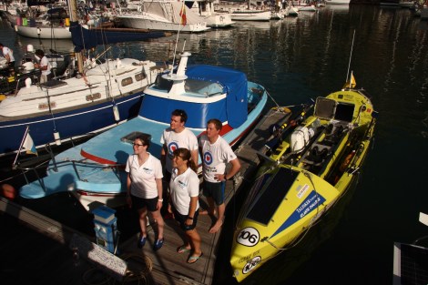 Das ist unser Team "Atlantic Forces". Das Boot mit der Nummer 106 mit Liz an Bord