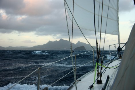 Nach einer Nachtfahrt nähern wir uns Sao Vicente