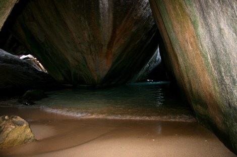 Halb über halb unter Wasser