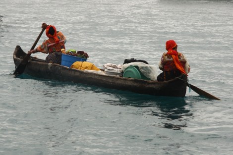 Guna-Indianerinnen wollten uns Kleidung verkaufen
