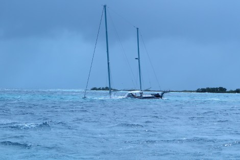 Die Yacht war nach dem Starkwind am Tag danach halb gesunken