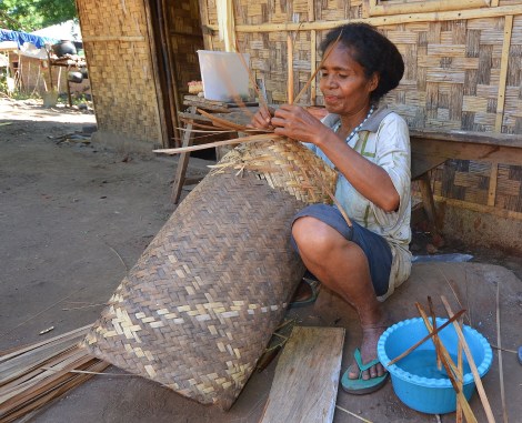 Ein Korb wird repariert