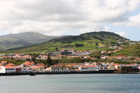 Blick von der Fabrik nach Porto Pim