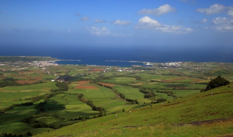 Gegenüber der Blick nach Praia do Vitorio