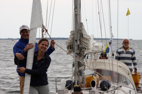 Christine und Thomas begrüßen uns von der Hathi aus